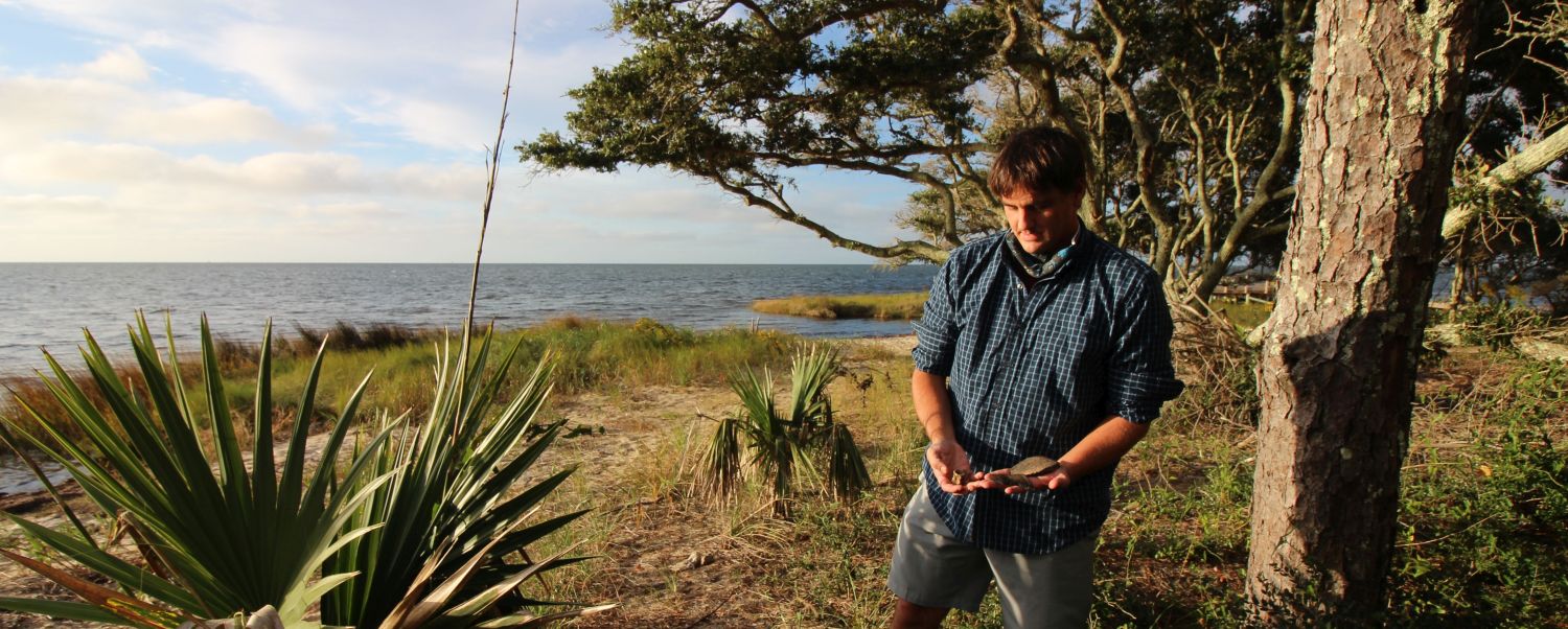 The author examines pottery left by the Croatoan Indians, who welcomed English colonists to their towns on modern Hatteras island.